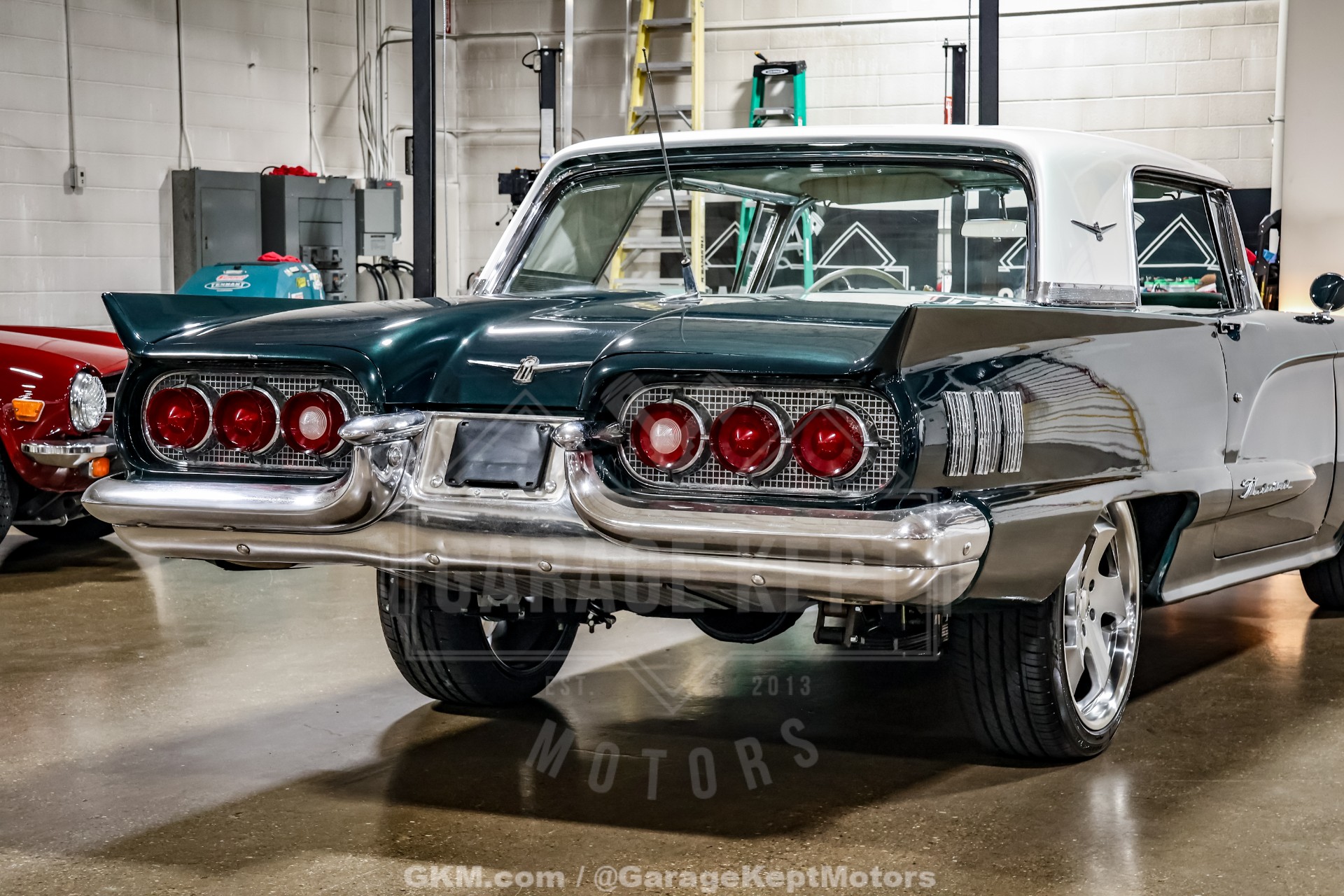 1960 Ford Thunderbird 45