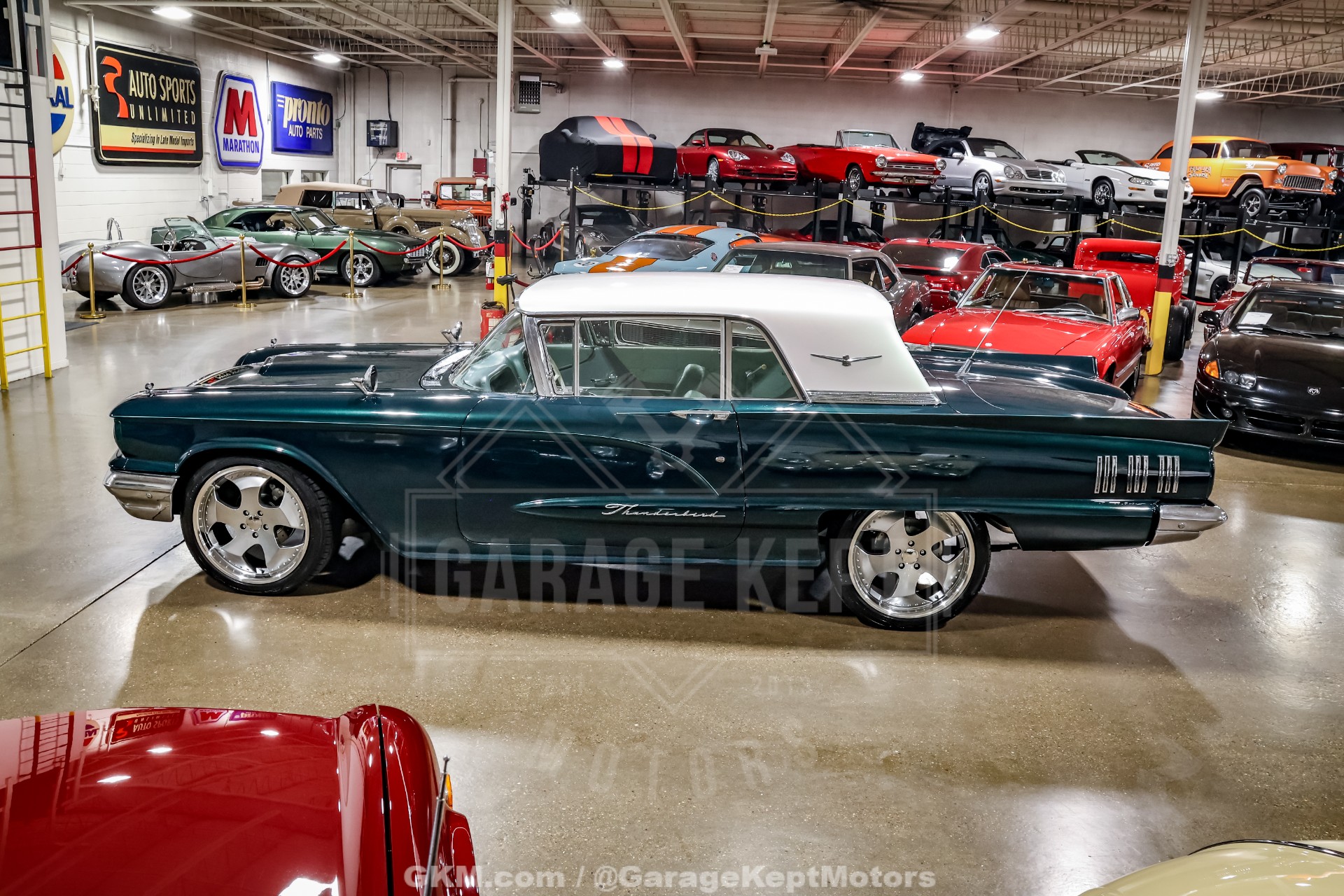 1960 Ford Thunderbird 4