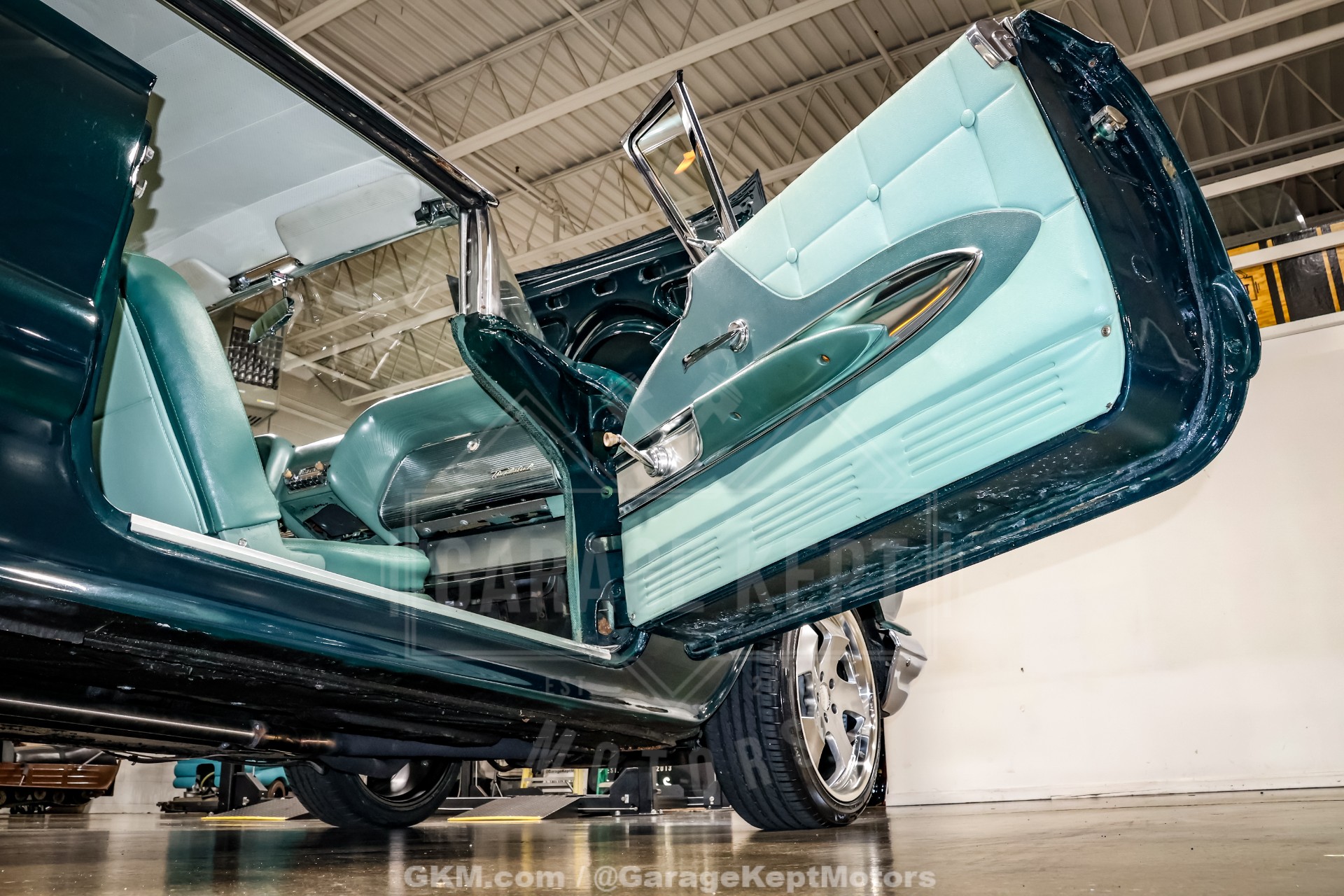 1960 Ford Thunderbird 65
