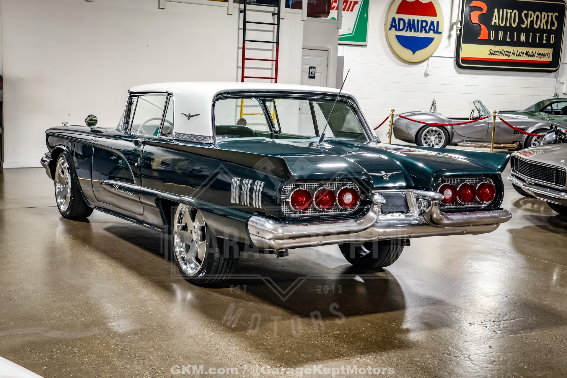 1960 Ford Thunderbird 6