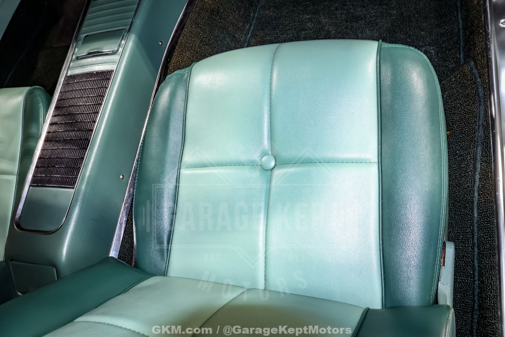 1960 Ford Thunderbird 74