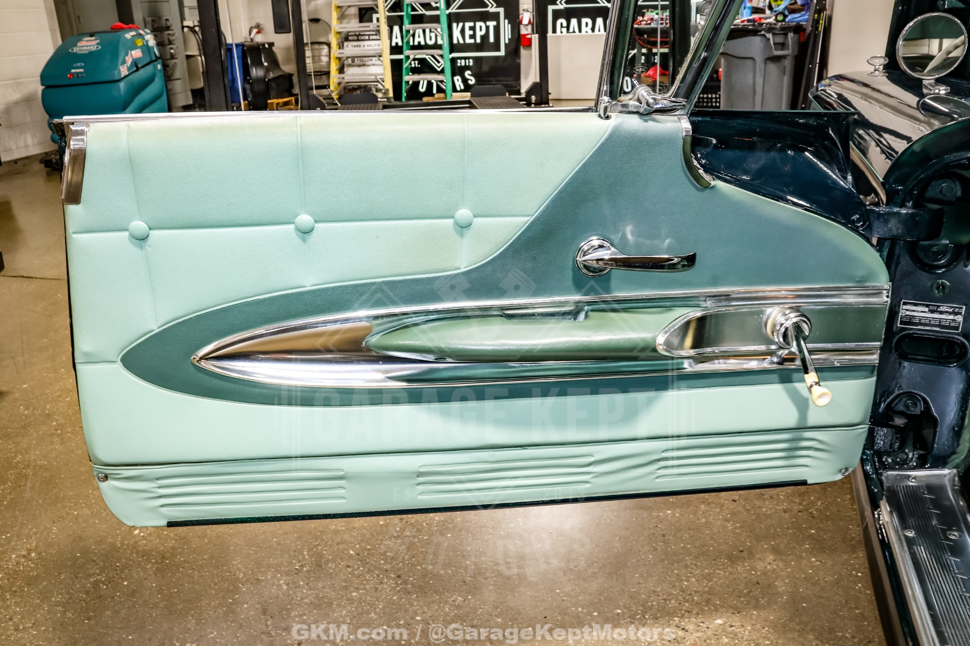 1960 Ford Thunderbird 94