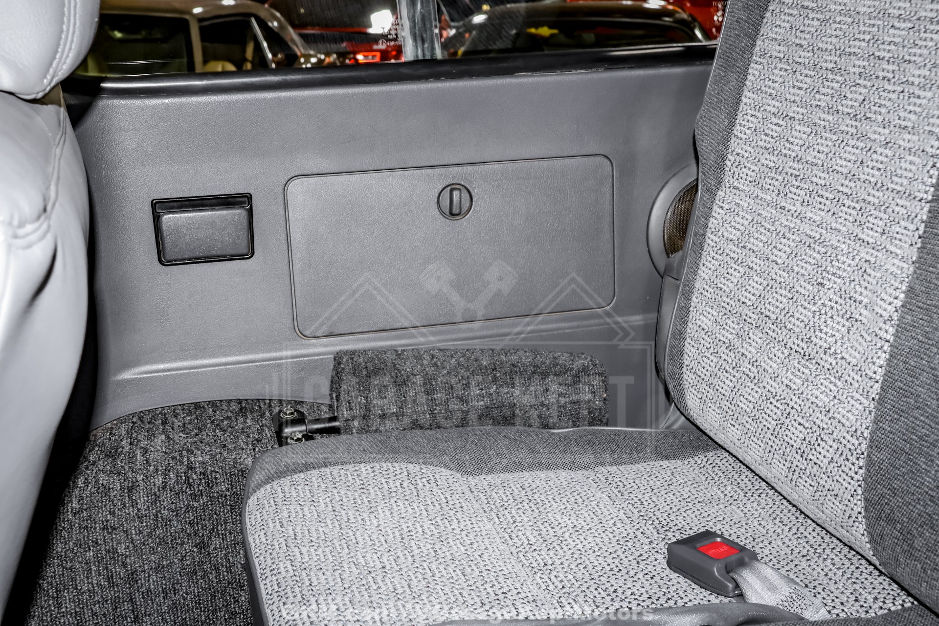 1991 Toyota Land Cruiser 142
