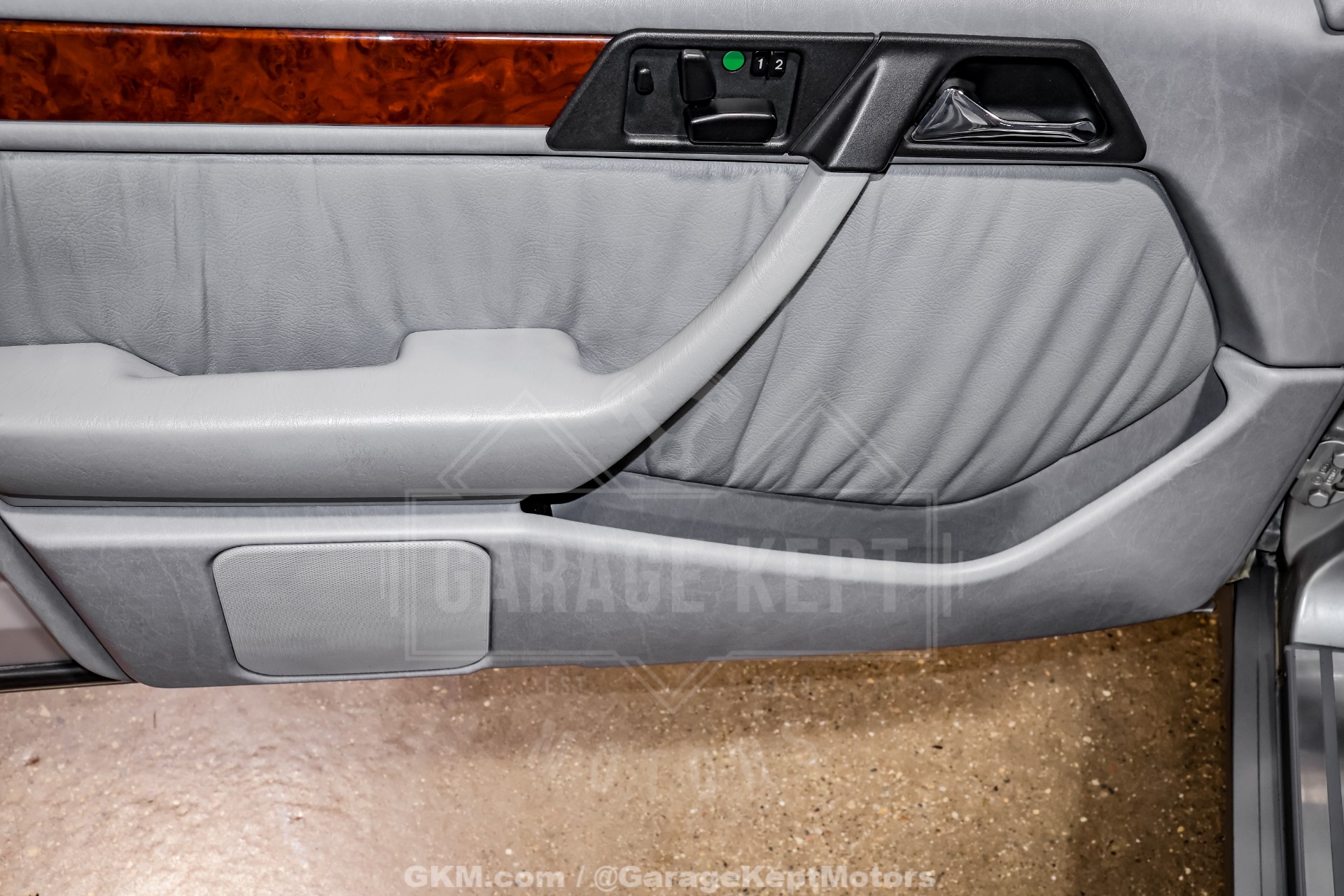 1992 Mercedes-Benz 500-Class 143
