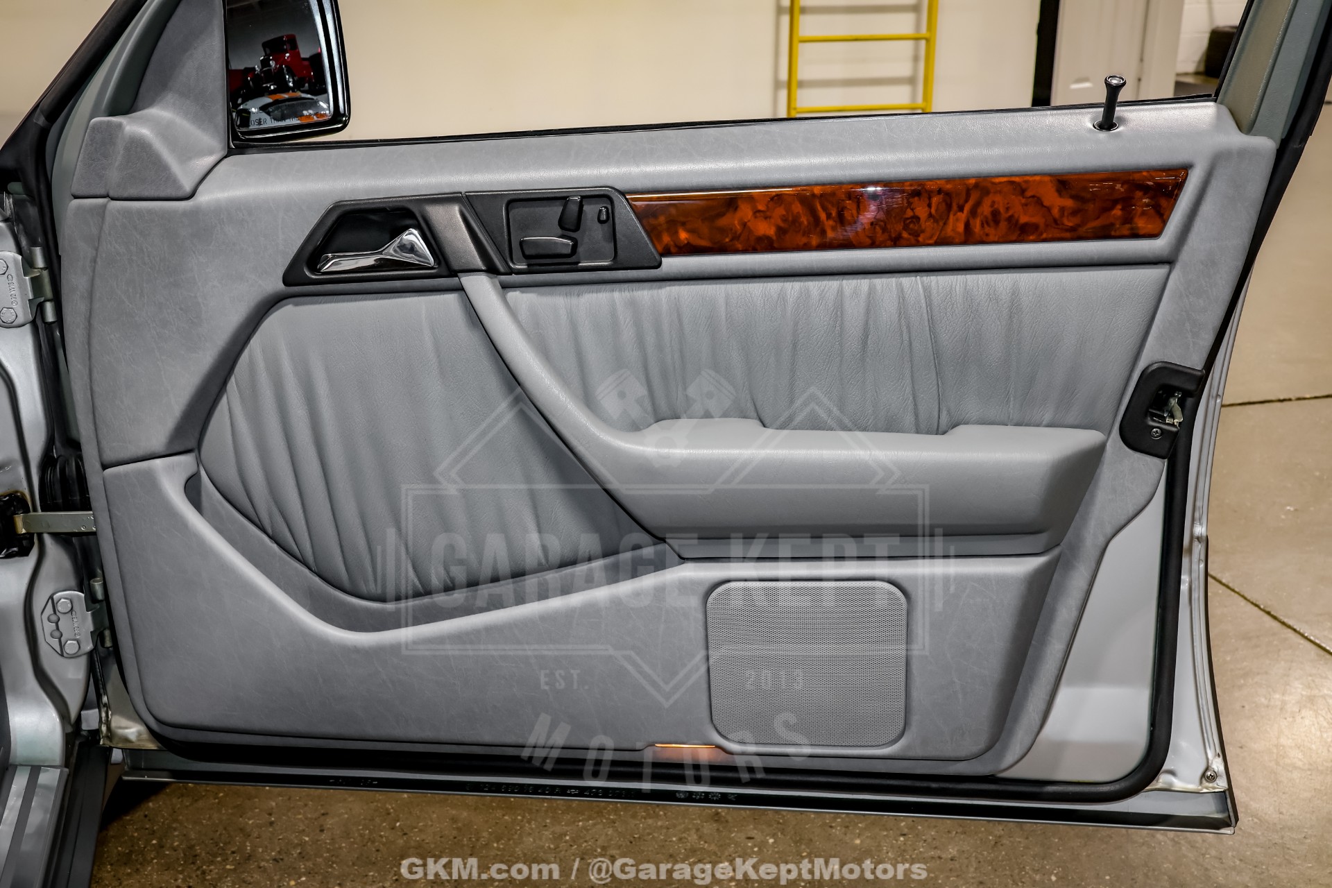 1992 Mercedes-Benz 500-Class 73