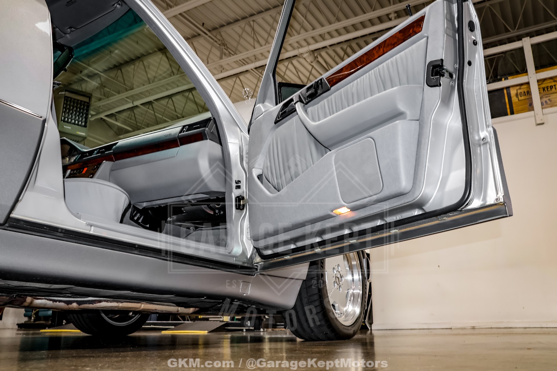 1992 Mercedes-Benz 500-Class 77