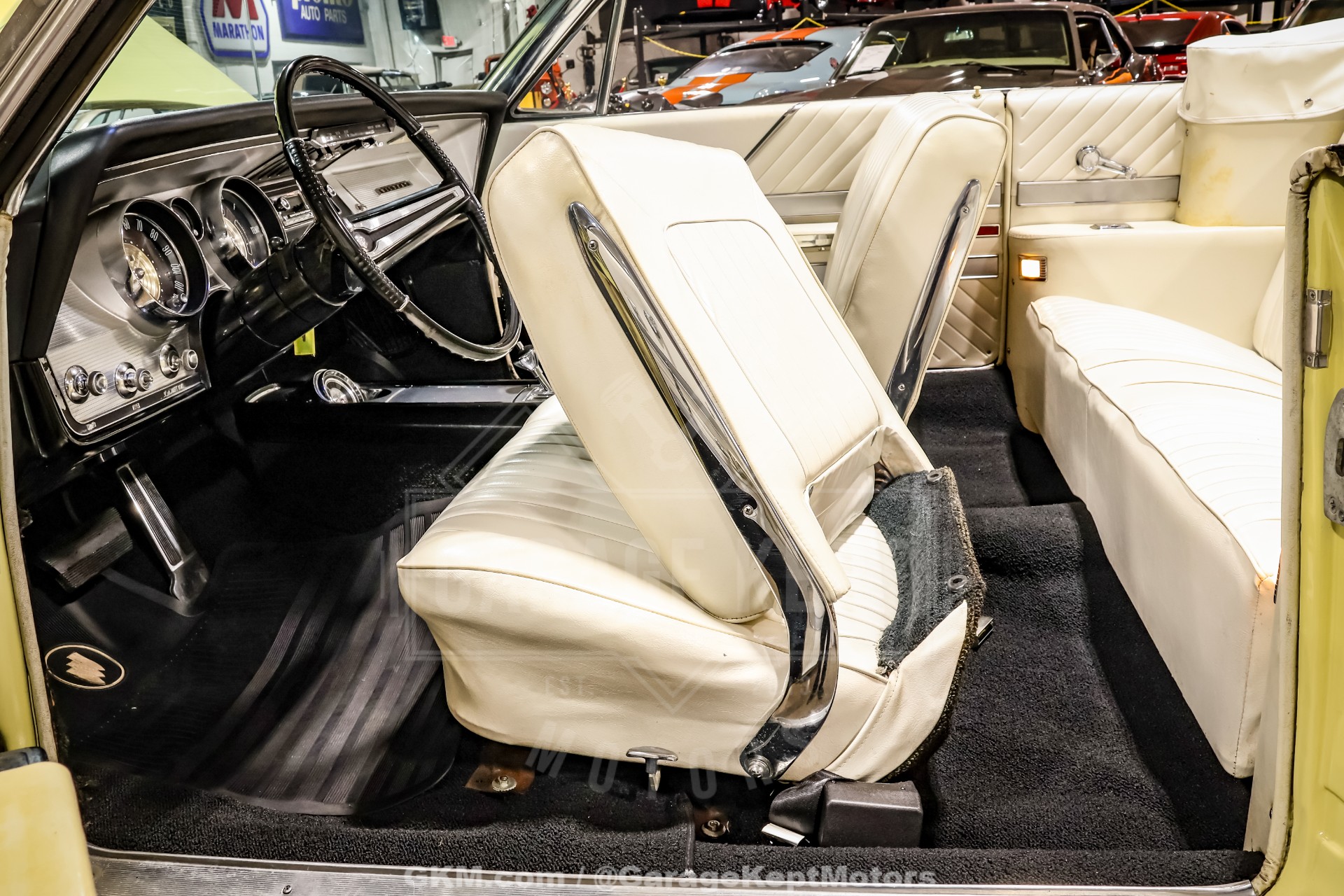 1964 Buick Wildcat 121