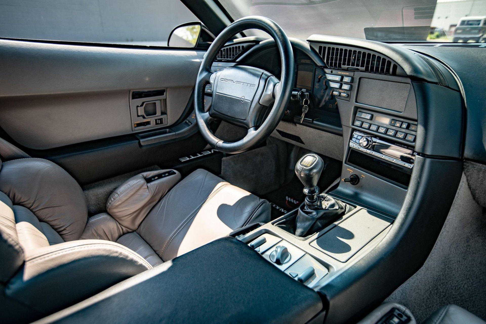 1990 Chevrolet Corvette ZR-1 10