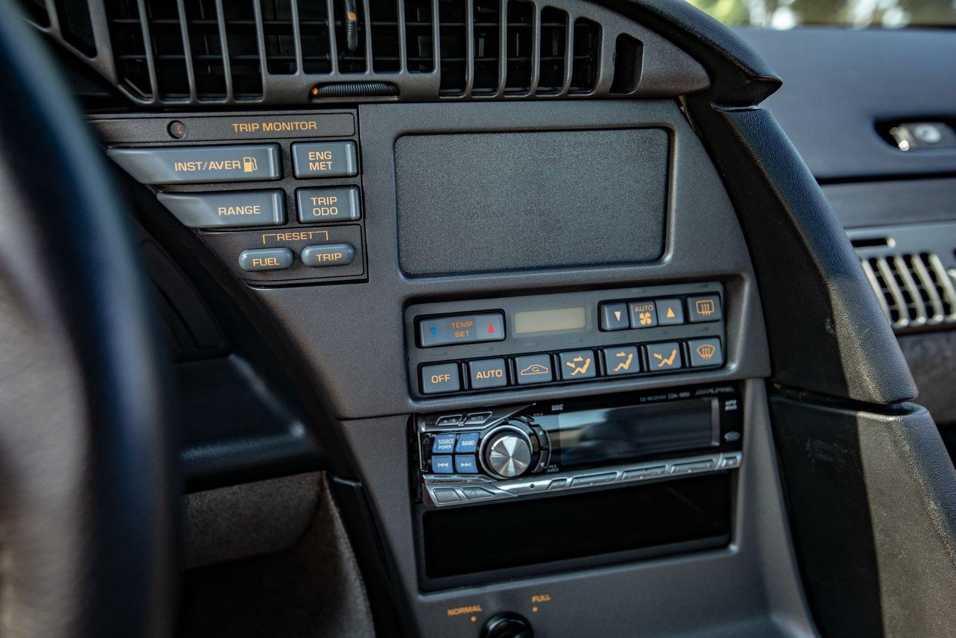 1990 Chevrolet Corvette ZR-1 12