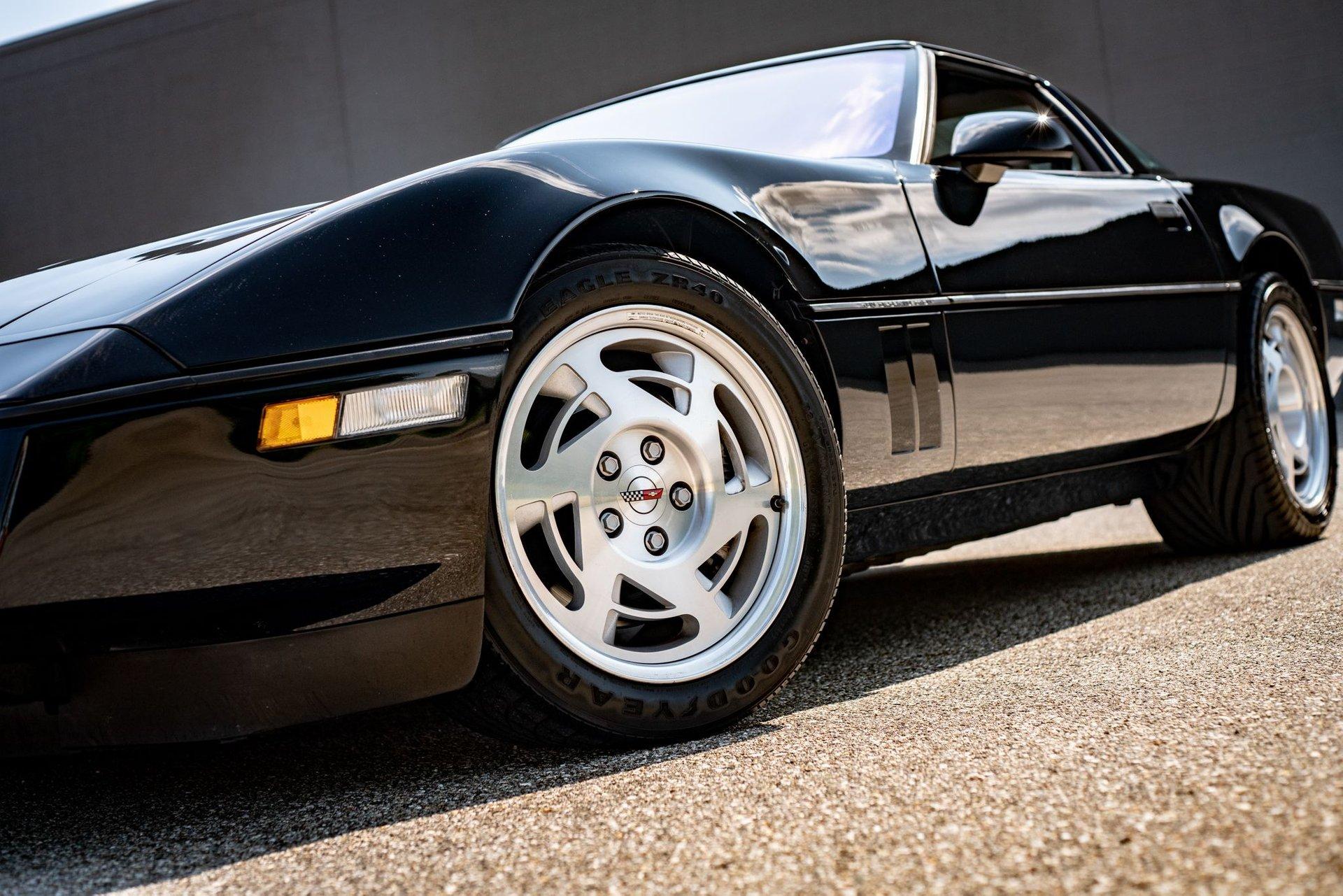 1990 Chevrolet Corvette ZR-1 4