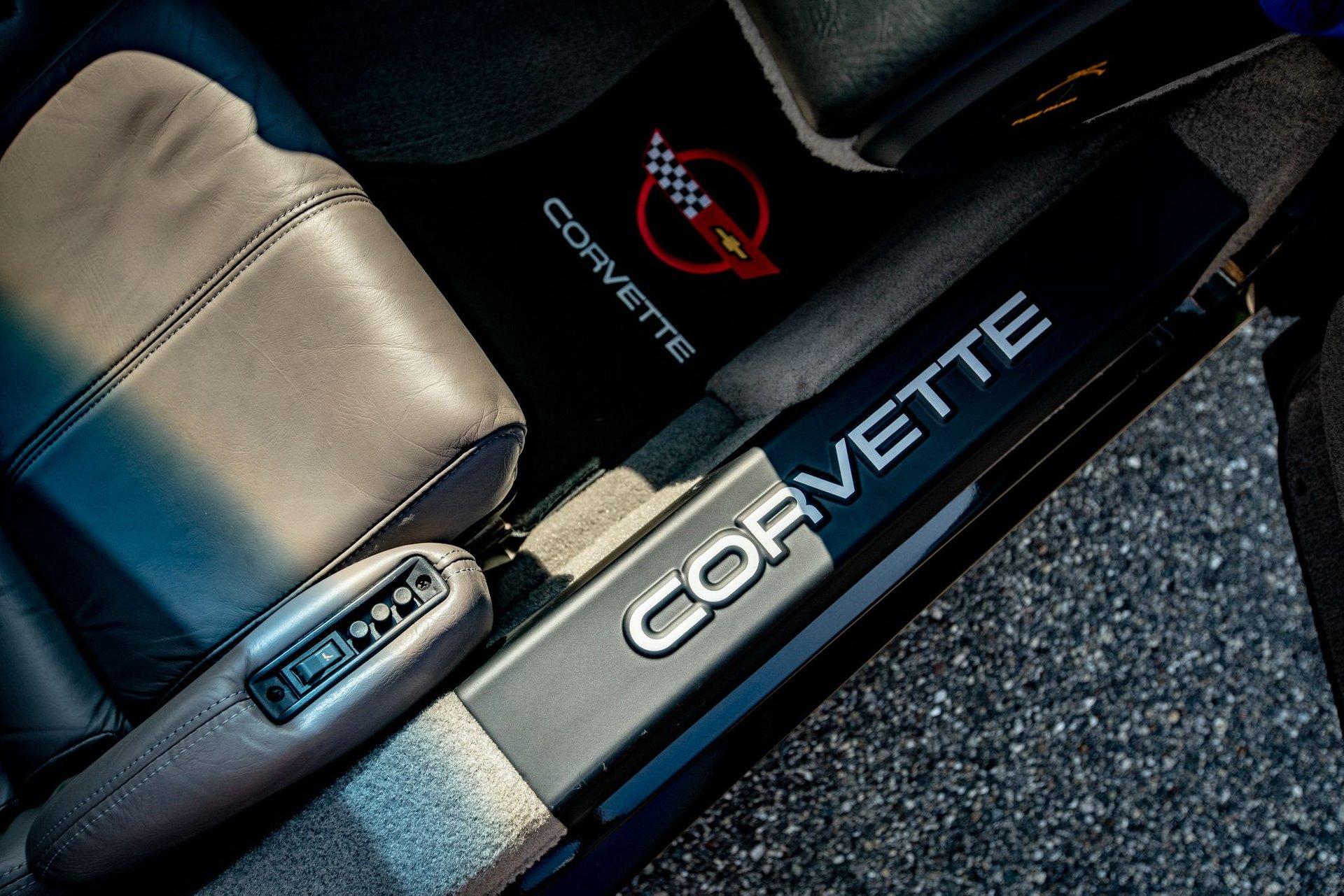 1990 Chevrolet Corvette ZR-1 7