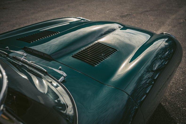 1964 Jaguar E-Type Roadster 12