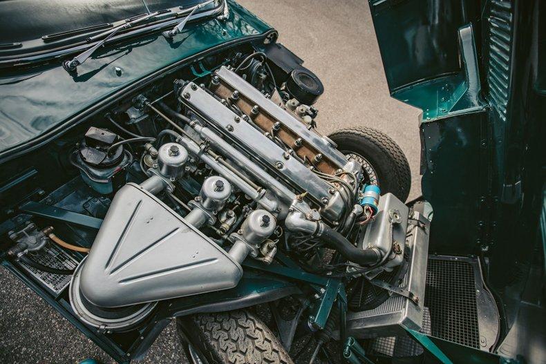 1964 Jaguar E-Type Roadster 13