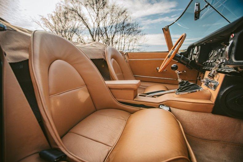 1964 Jaguar E-Type Roadster 17