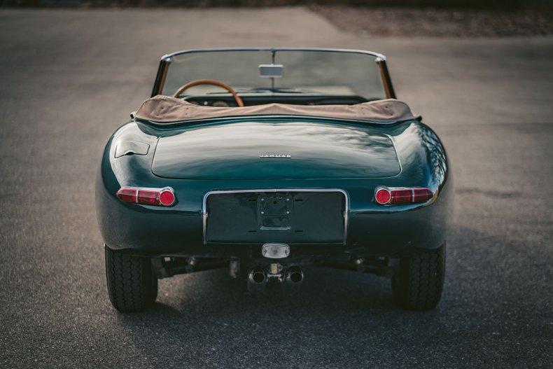 1964 Jaguar E-Type Roadster 21