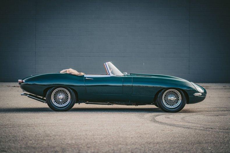 1964 Jaguar E-Type Roadster 25