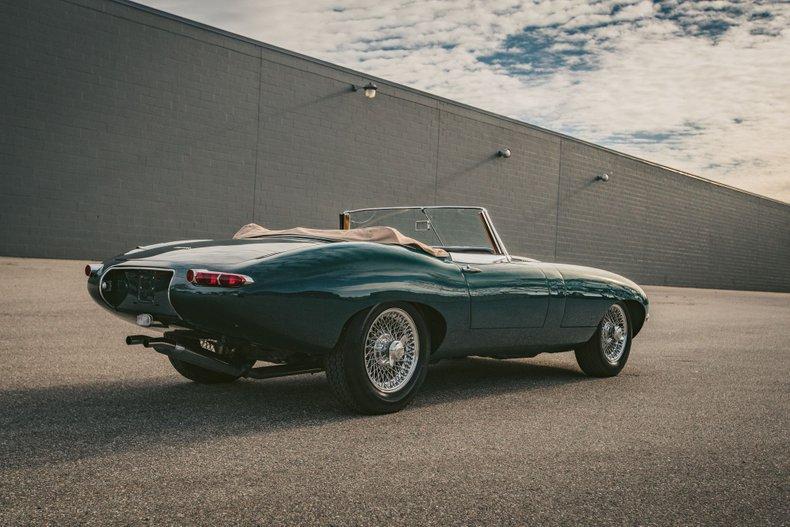 1964 Jaguar E-Type Roadster 26
