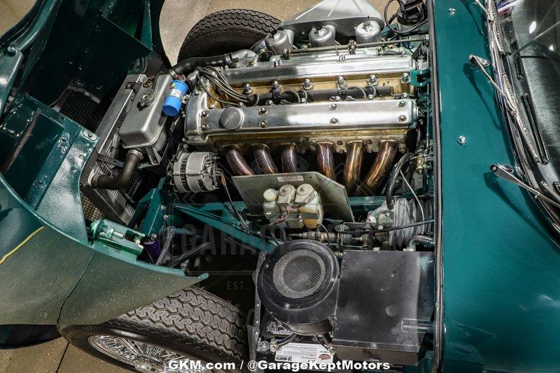1964 Jaguar E-Type Roadster 31