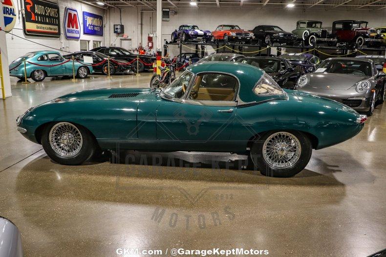 1964 Jaguar E-Type Roadster 34