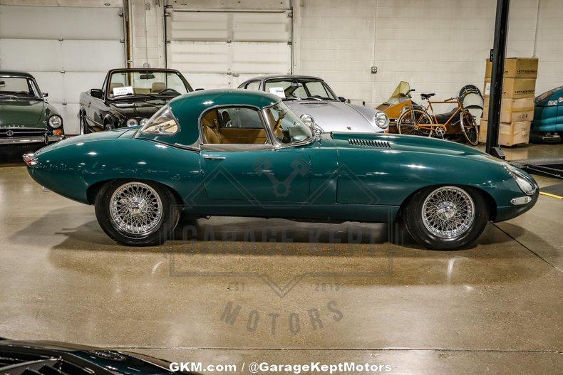 1964 Jaguar E-Type Roadster 37