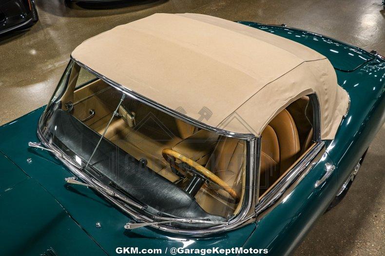 1964 Jaguar E-Type Roadster 53