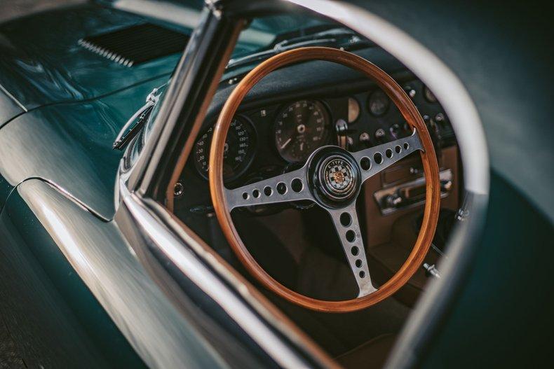1964 Jaguar E-Type Roadster 6