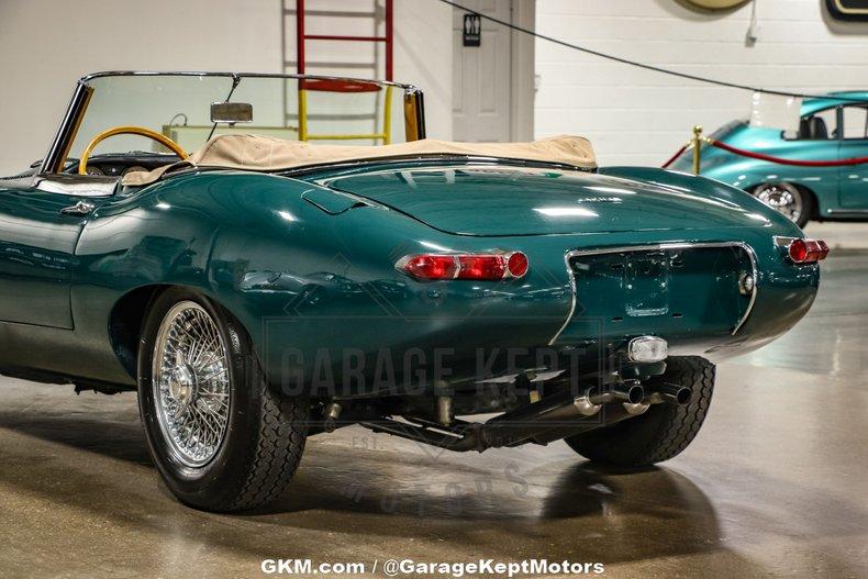 1964 Jaguar E-Type Roadster 92