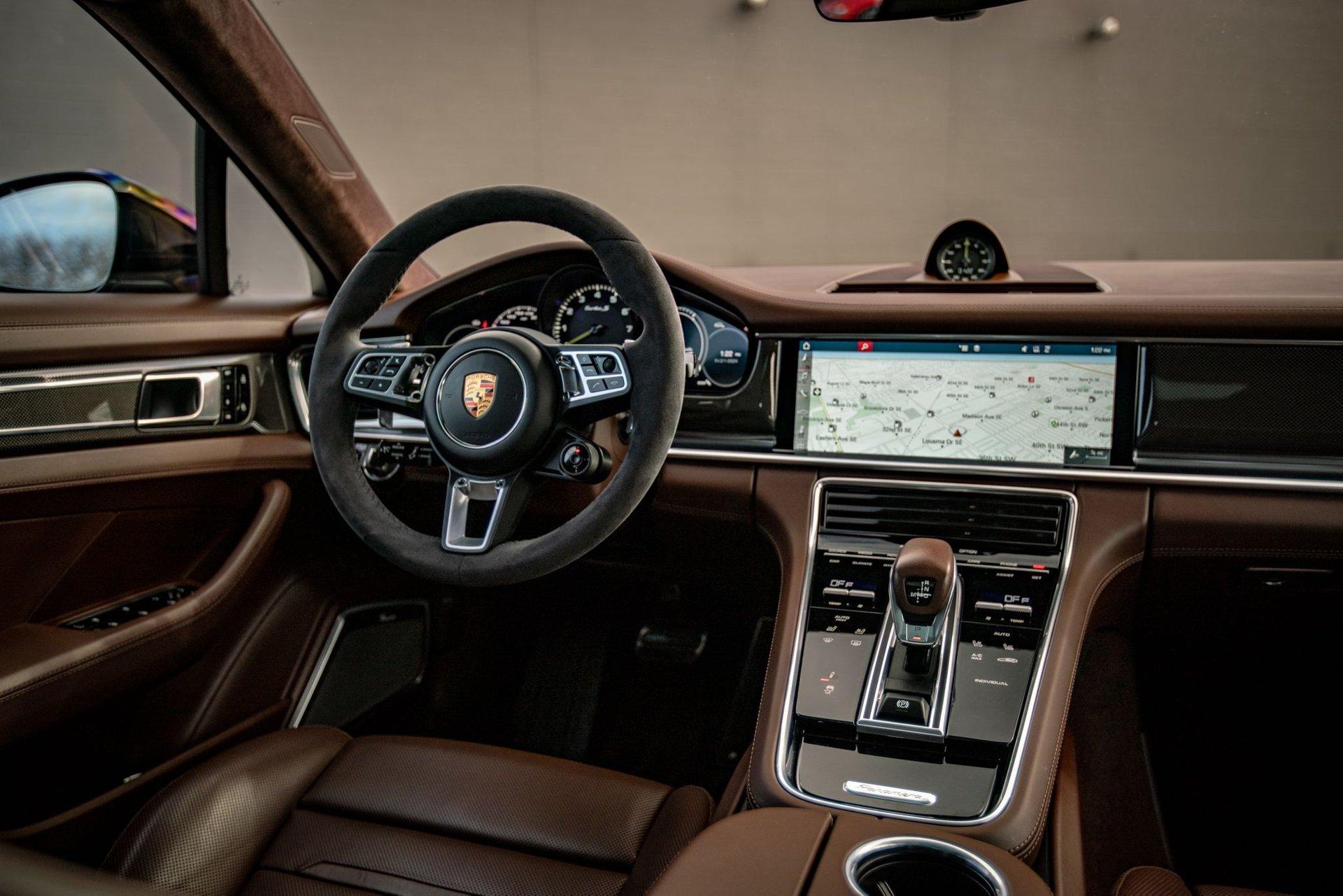 2020 Porsche Panamera Turbo S E-Hybrid 10