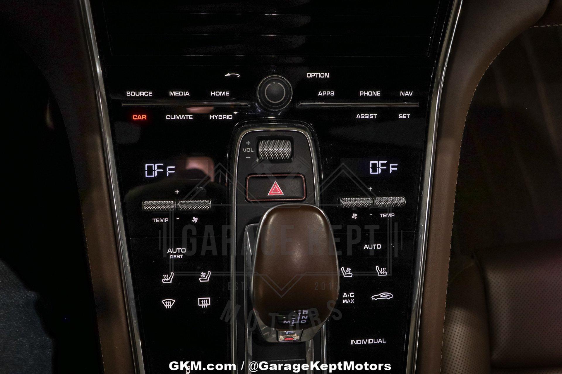 2020 Porsche Panamera Turbo S E-Hybrid 183