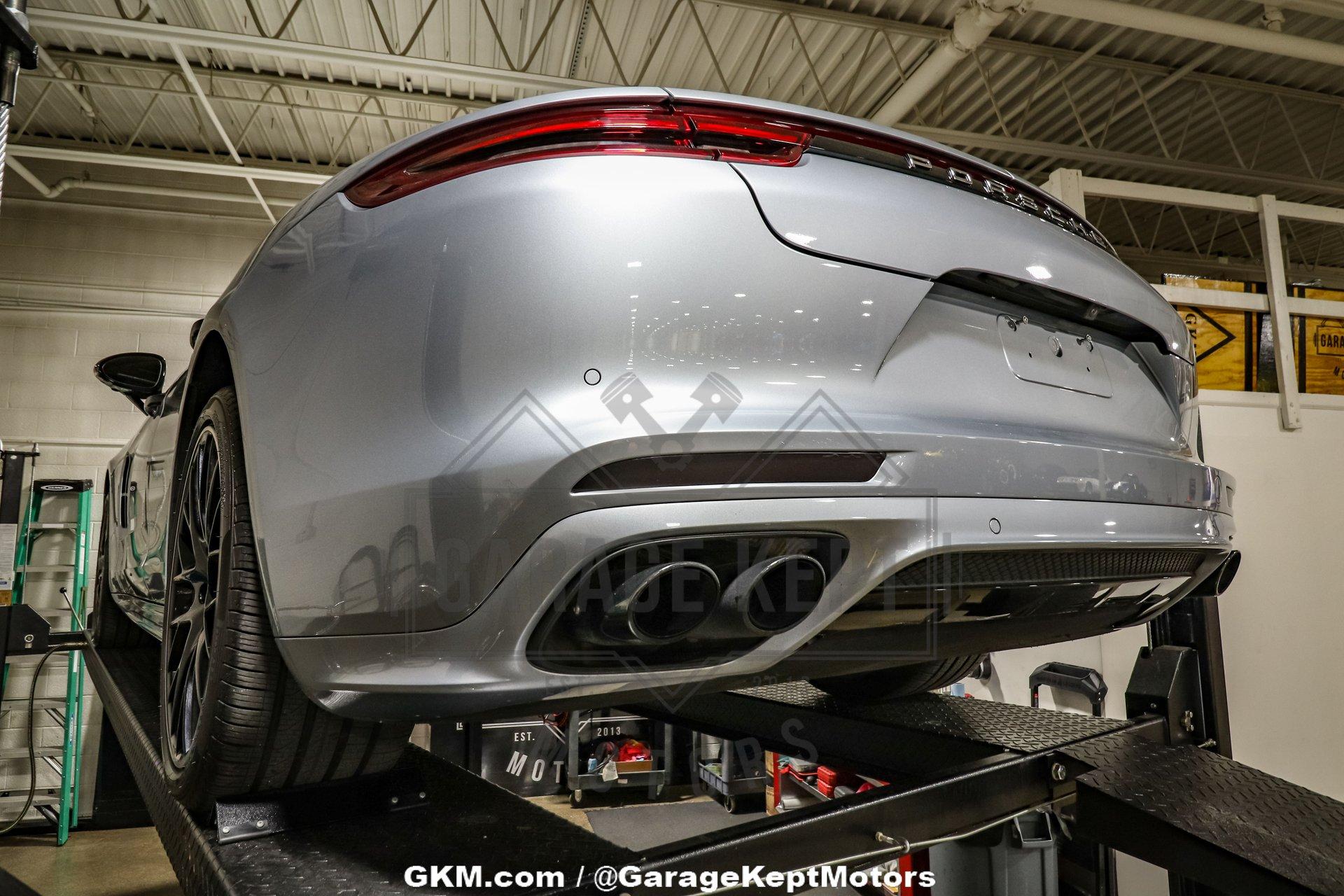 2020 Porsche Panamera Turbo S E-Hybrid 211