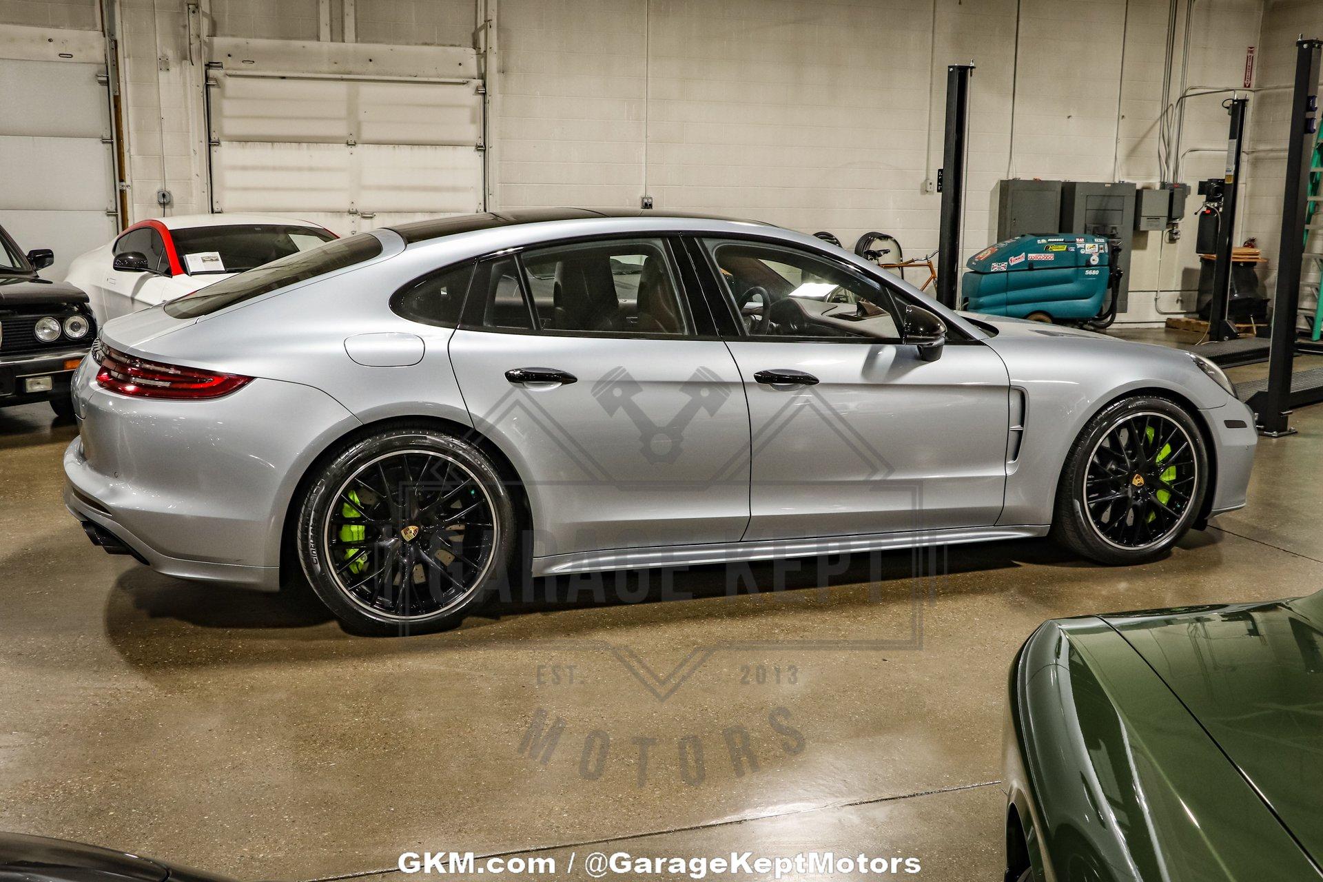 2020 Porsche Panamera Turbo S E-Hybrid 25