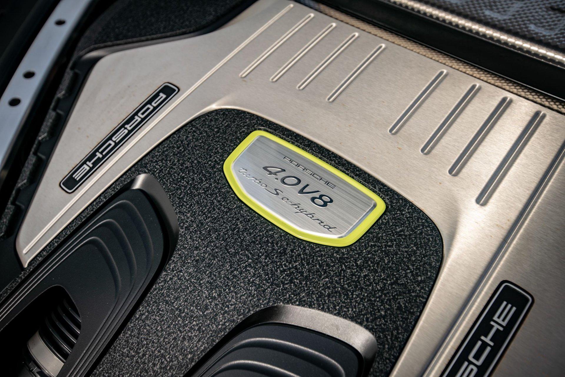 2020 Porsche Panamera Turbo S E-Hybrid 5