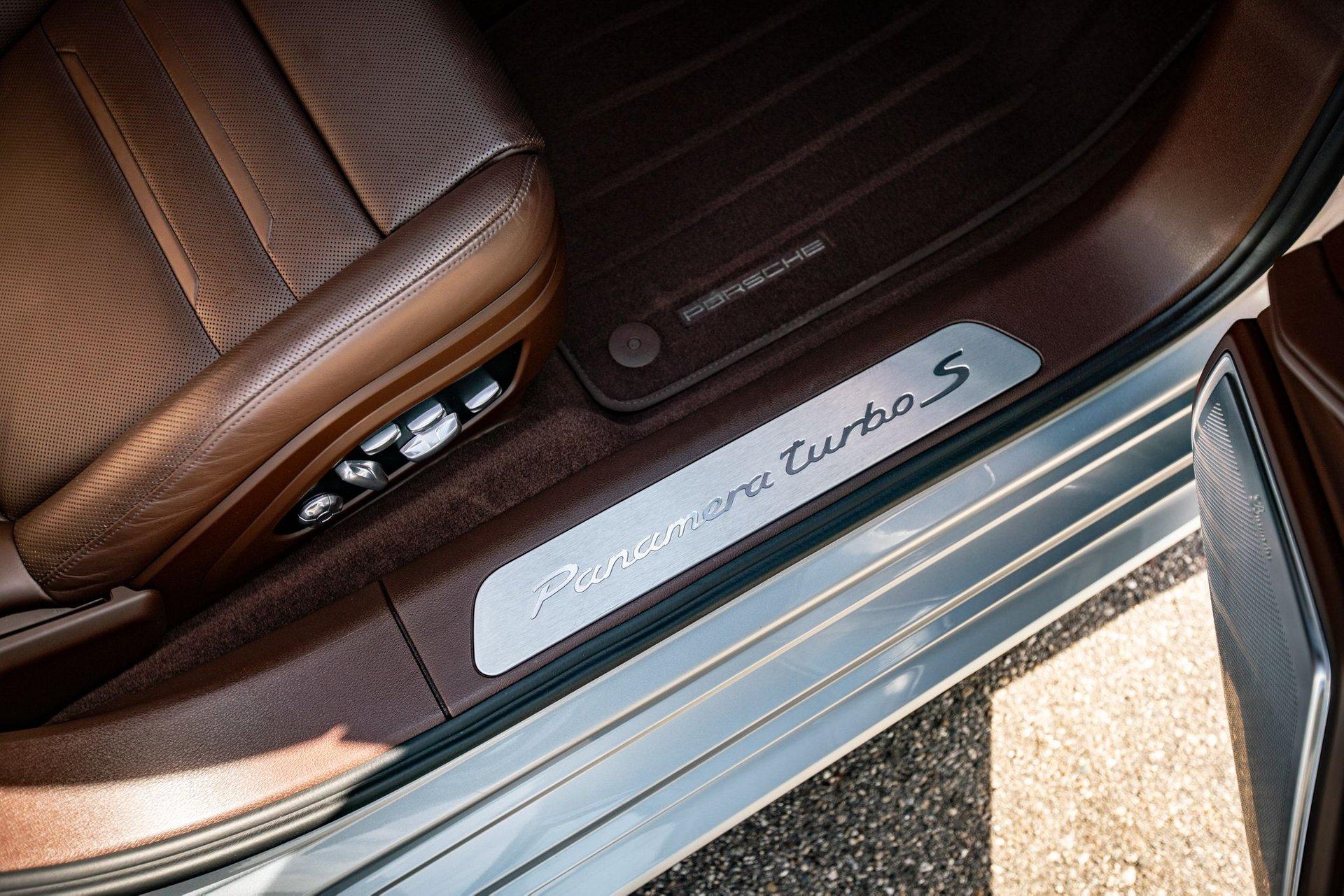 2020 Porsche Panamera Turbo S E-Hybrid 6