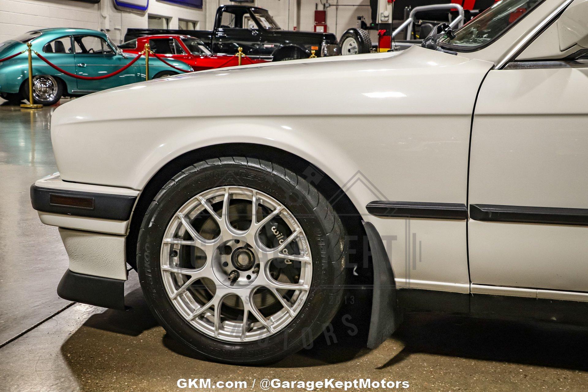 1991 BMW 3-Series 38
