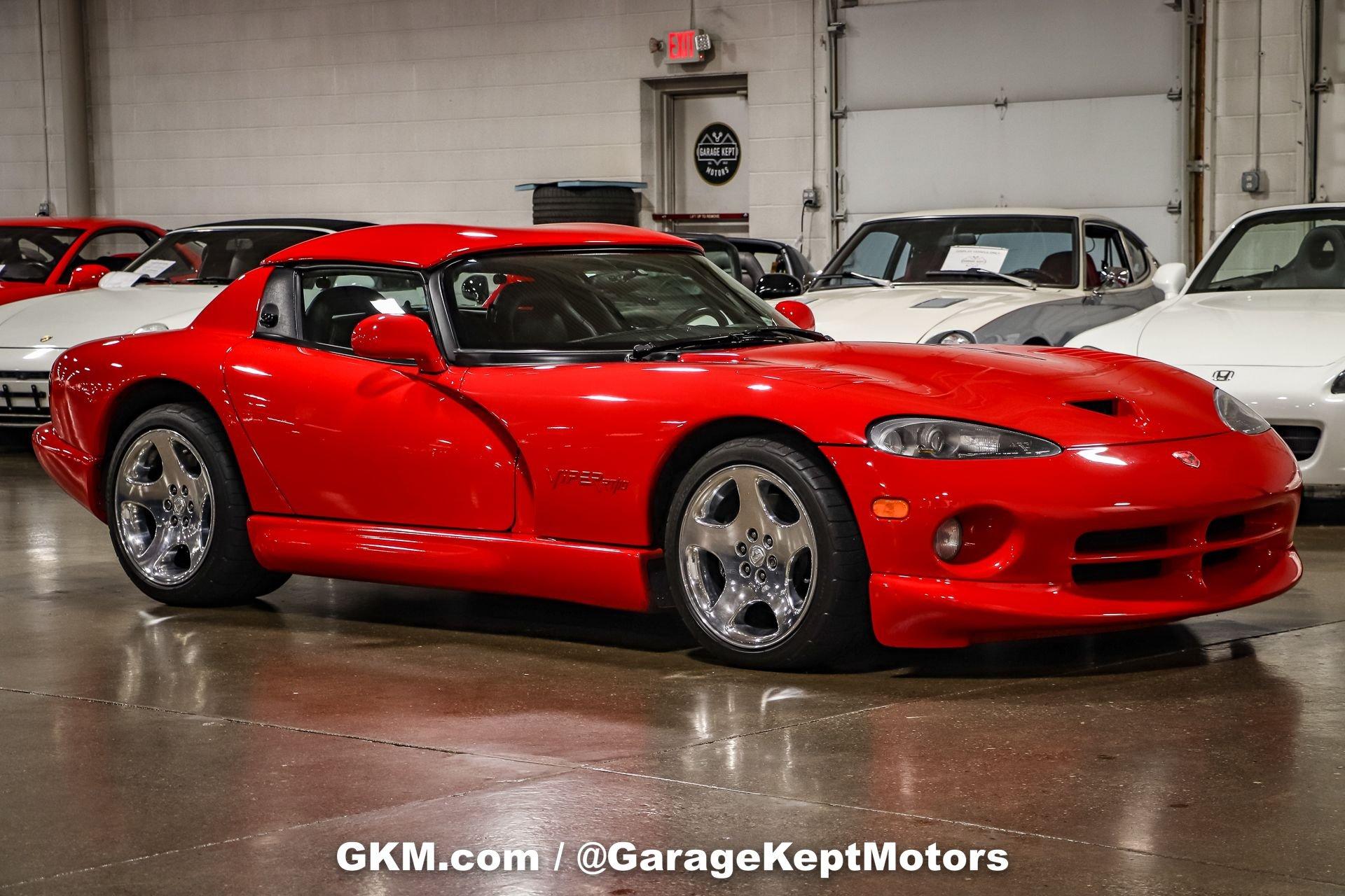 A Rare 'Ketchup and Mustard' Dodge Viper Is up for Auction Right Now