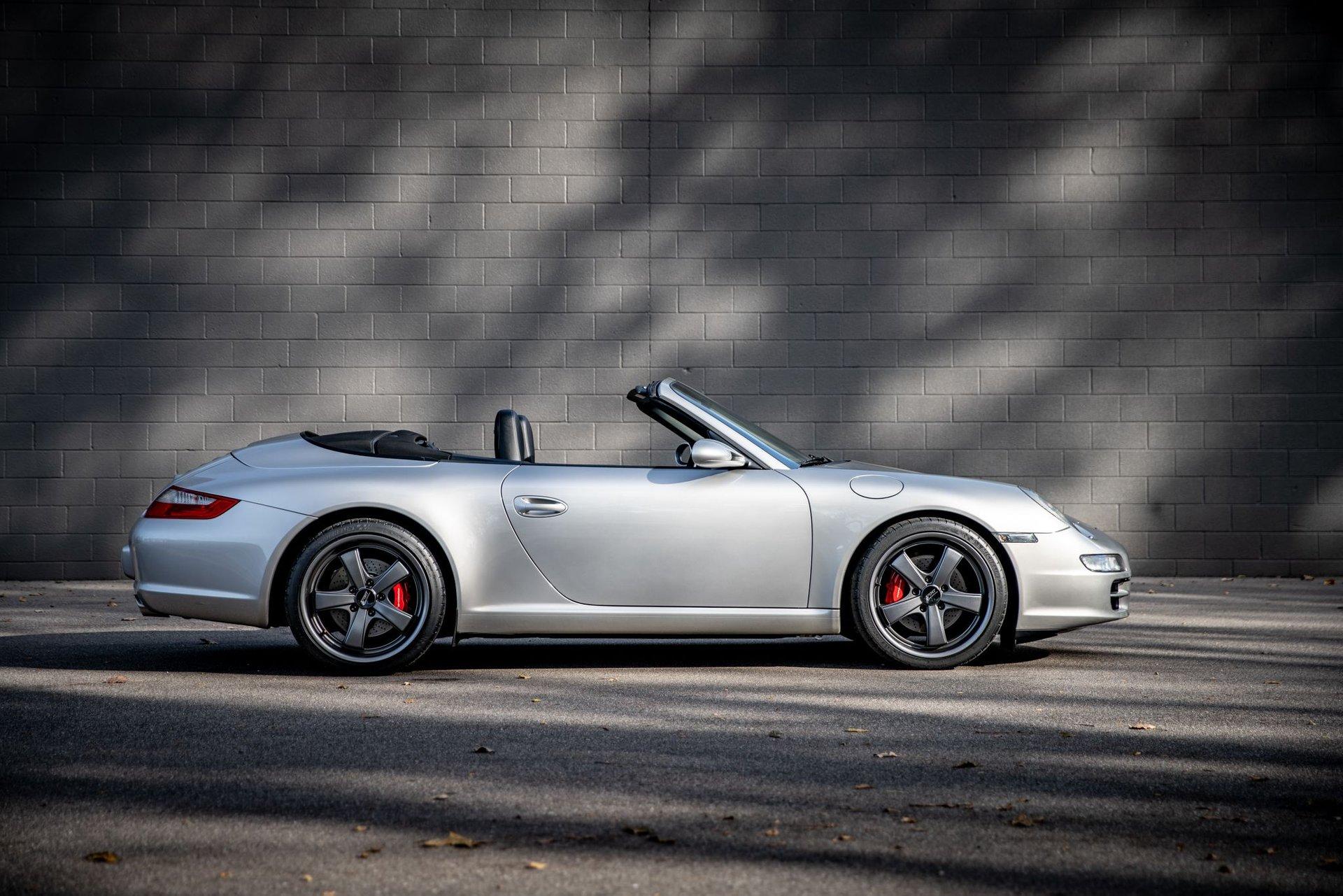ミニチャンプス Porsche 911 Carrera4S 2006 シルバー 2006-porsche-911-carrera-4s-coupe