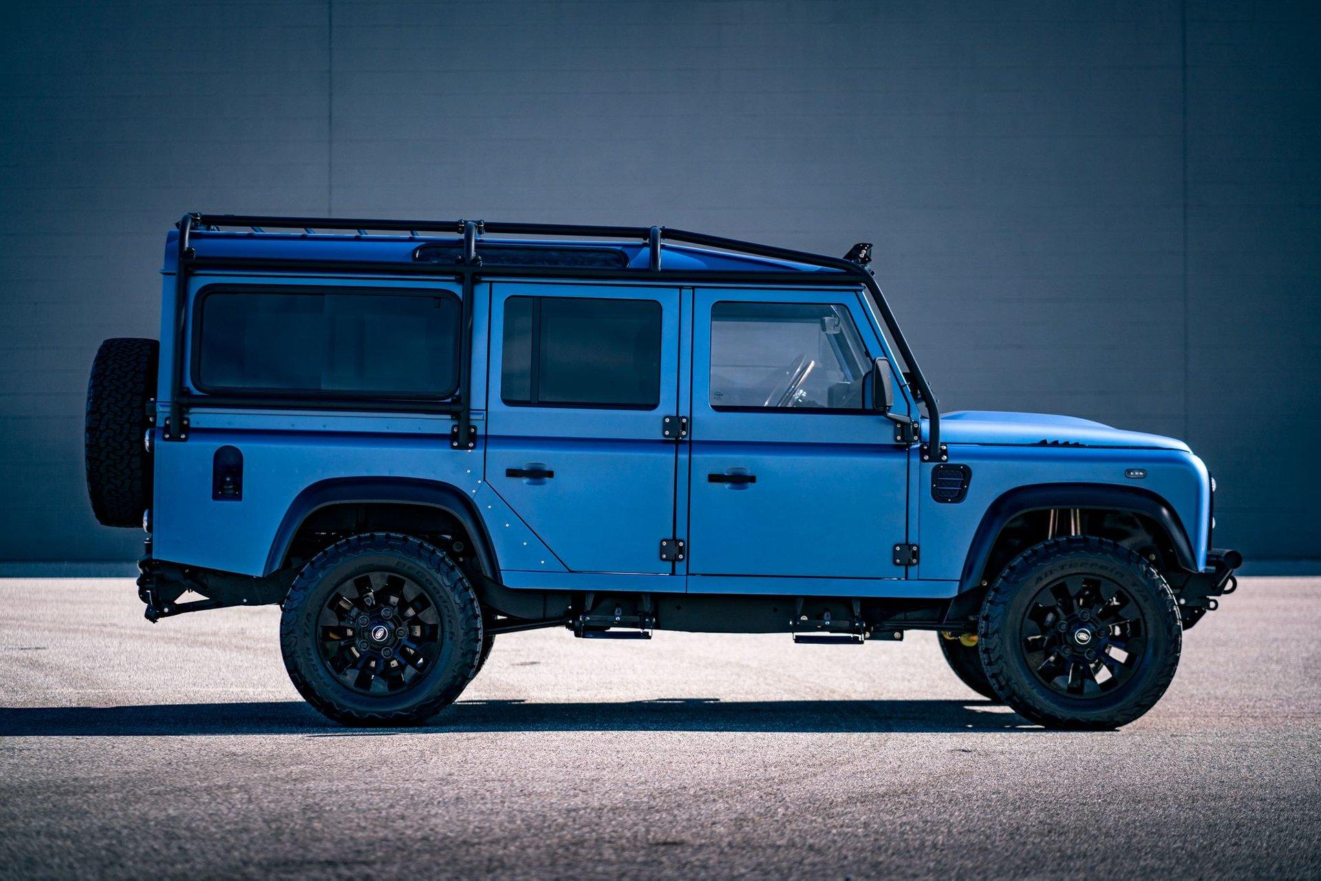 MINI GT Land Rover Defender 110 ライトブルー MINI GT 109 Land Rover Defender 110 Light Blue w/ Surfboard