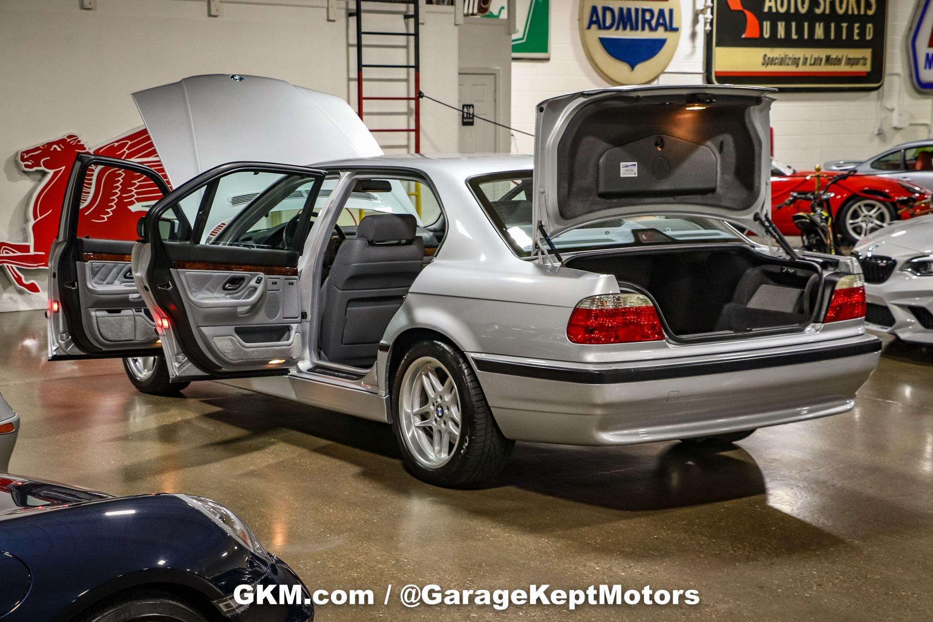 BMW 750iL 模型 シルバー 新品 DCM 1/64 BMW 7シリーズ 7-Series (E38) 740iL Silver