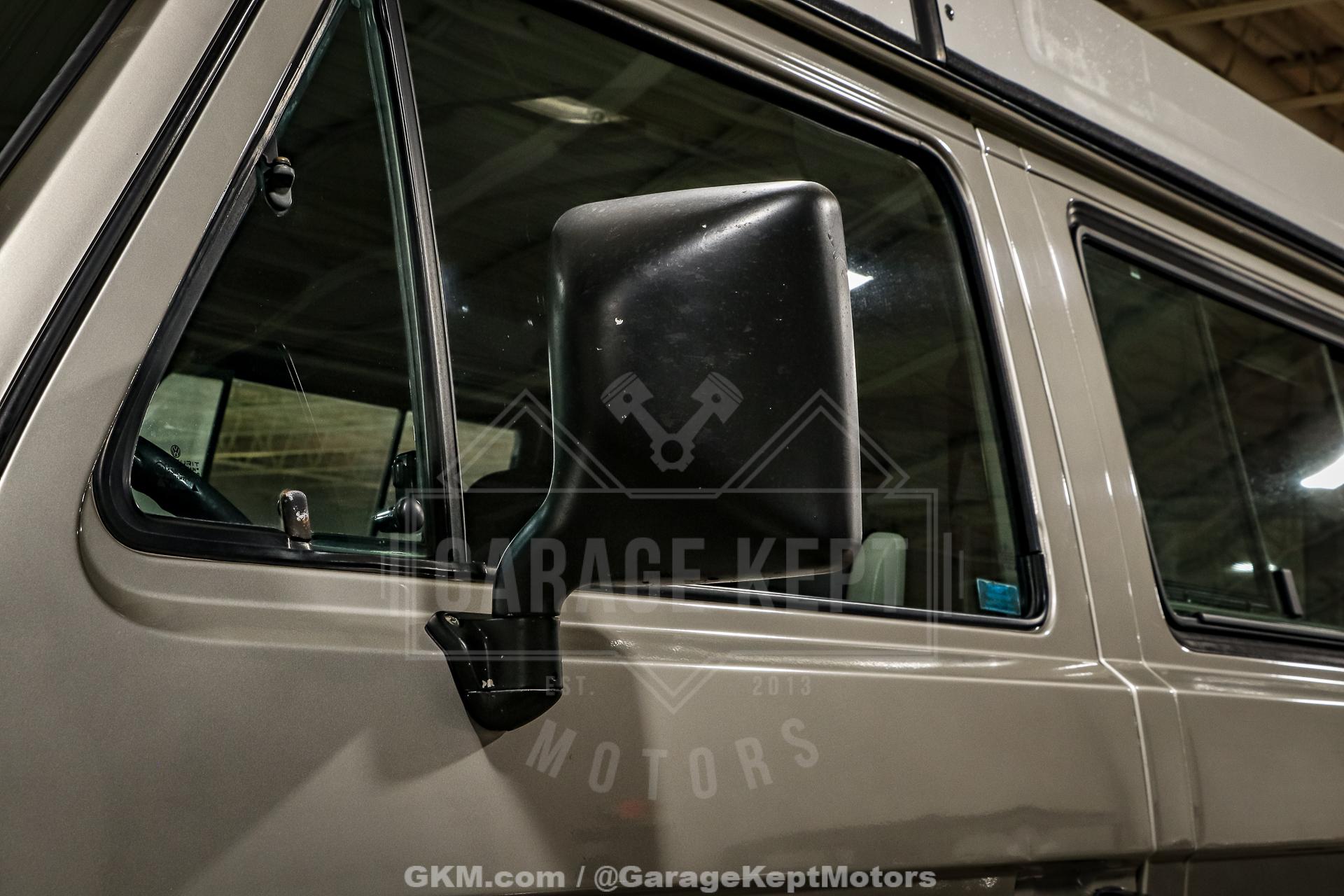 1990 Volkswagen Vanagon photo 20