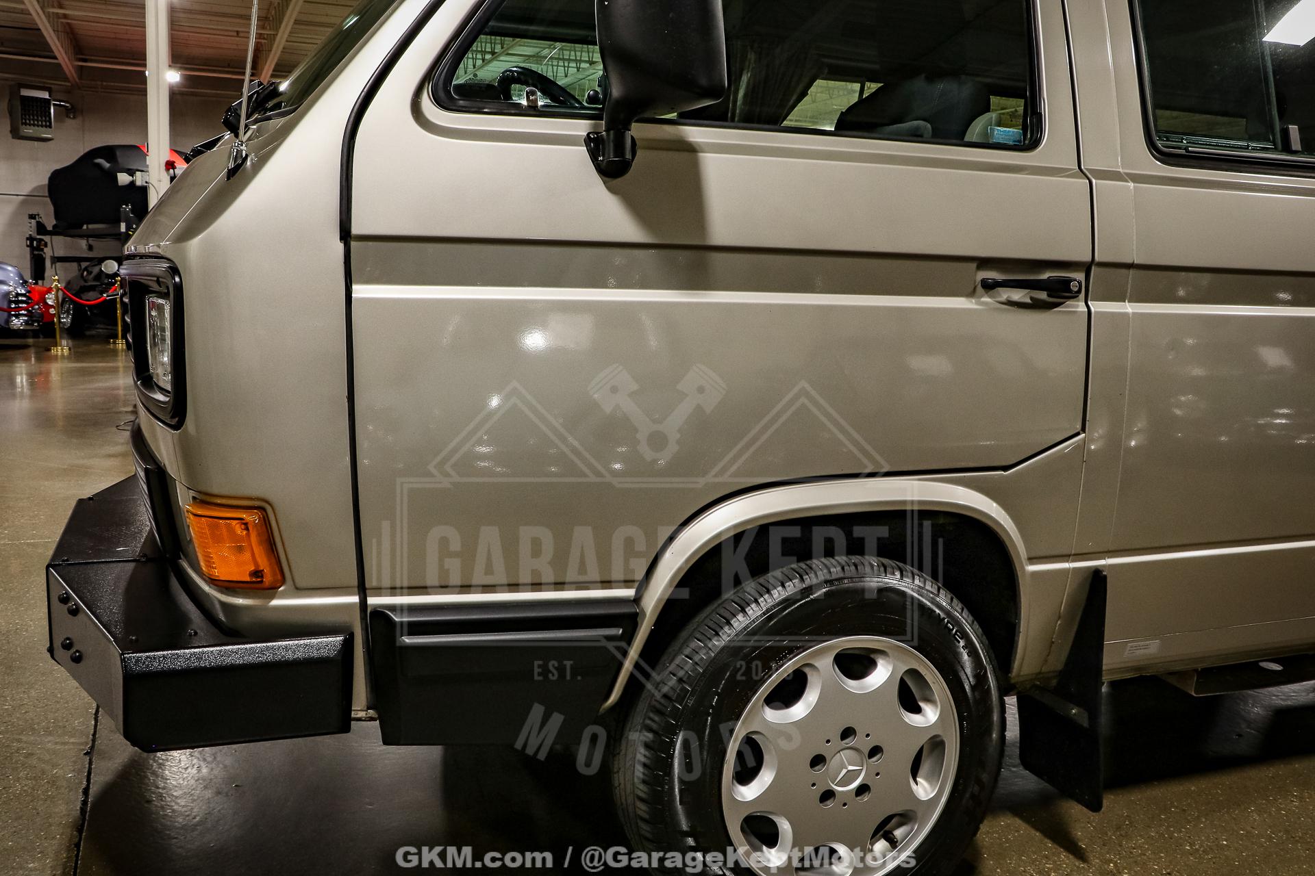 1990 Volkswagen Vanagon photo 22
