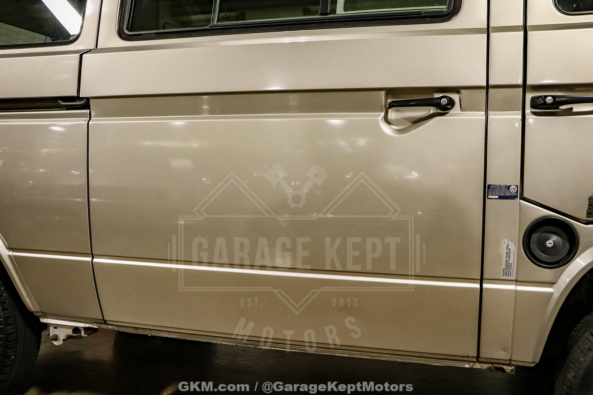 1990 Volkswagen Vanagon photo 40