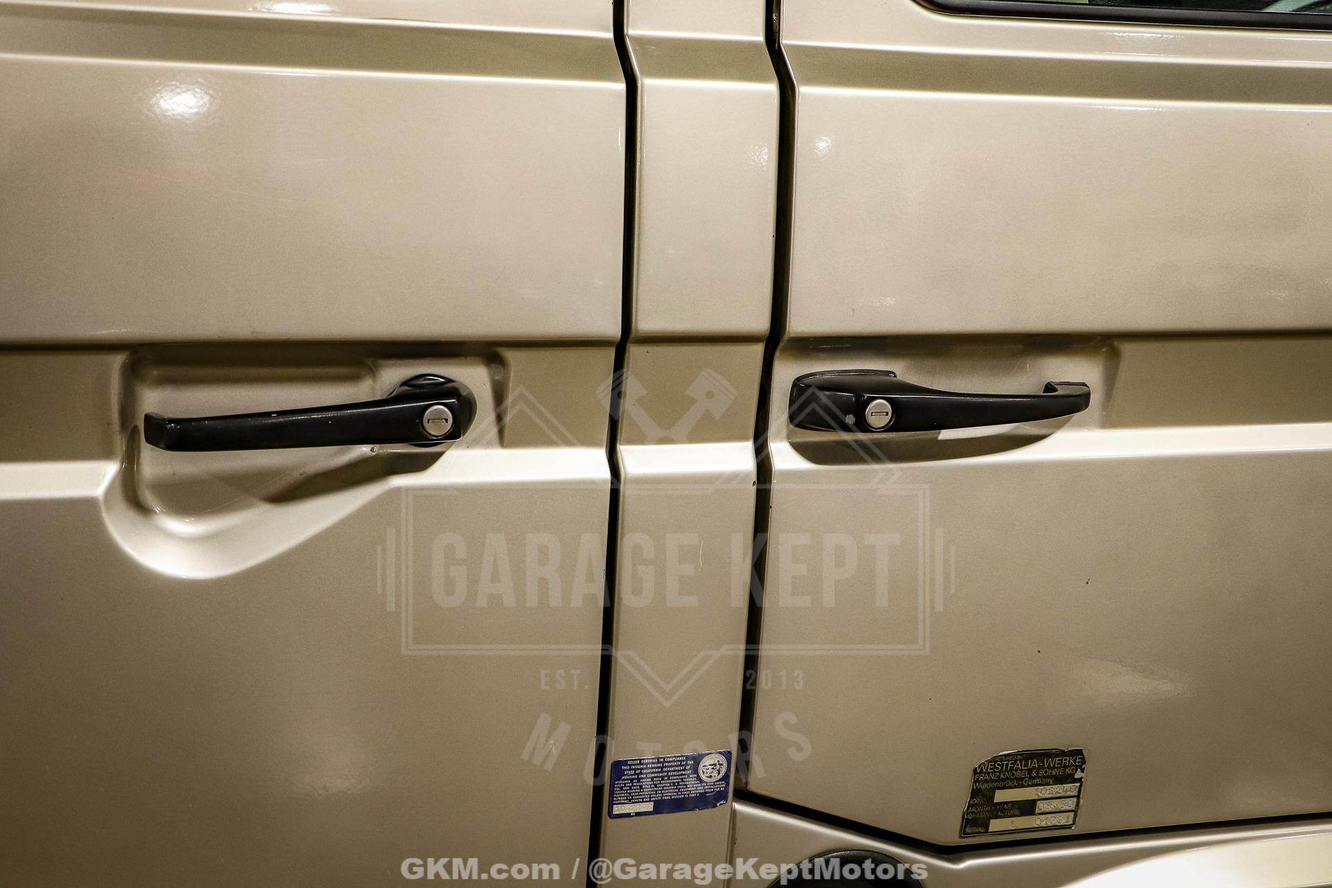 1990 Volkswagen Vanagon photo 44