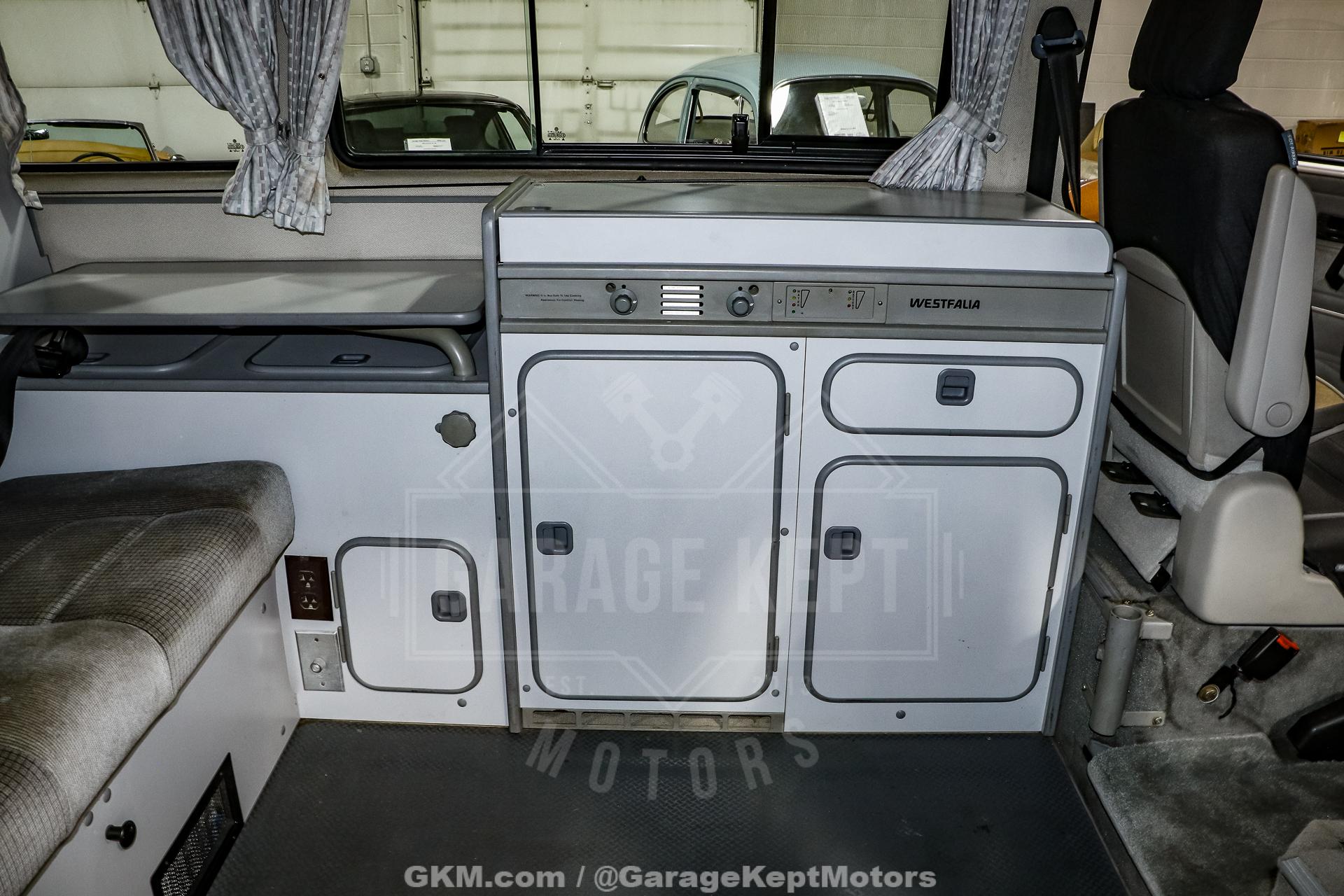 1990 Volkswagen Vanagon photo 57