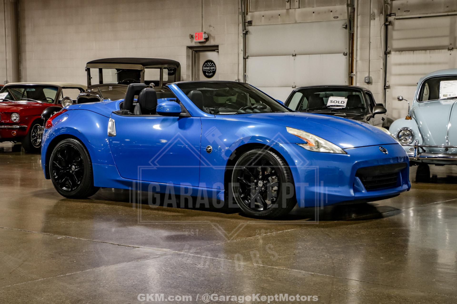 AZUランドナー Used-2010-Nissan-370Z-Roadster
