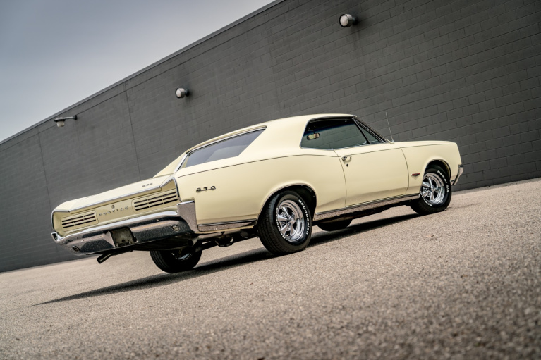 特価 デッドストック PORTIA OGBU Now It's Gone Used 1966 Pontiac GTO For Sale ($64,900) | Garage Kept Motors