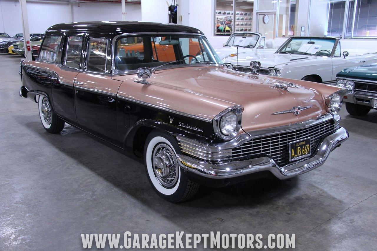 Modellino Esval 1:43 - Studebaker President Broadmoor Station Wagon 1957 (Arancione/Bianco)